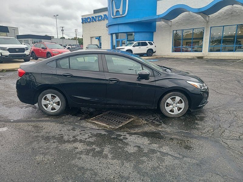 Used 2018 Chevrolet Cruze LS FWD image 6
