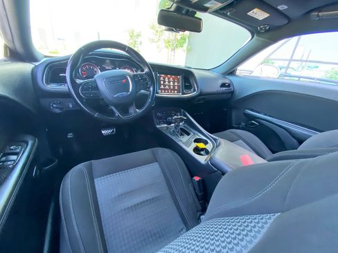 Used 2020 Dodge Challenger SXT RWD image 23
