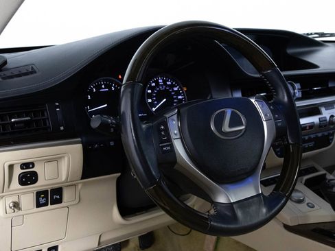 Used 2014 Lexus ES 350 w/ Luxury Package image 33