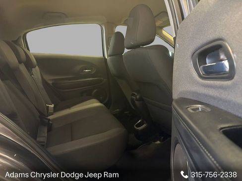 Used 2021 Honda HR-V LX image 8