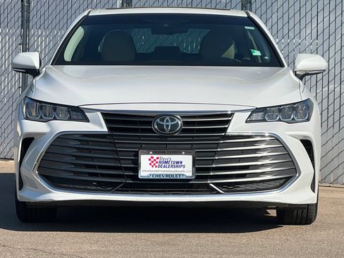 Used 2019 Toyota Avalon XLE w/ Moonroof Package FWD image 6