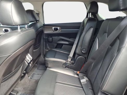 Used 2021 Kia Sorento EX w/ Panoramic Sunroof Package image 8