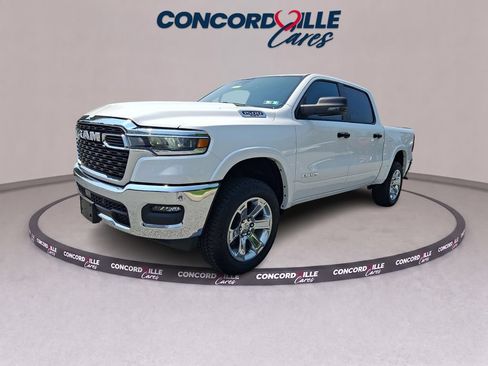 Used 2025 RAM 1500 Big Horn AWD/4WD image 3