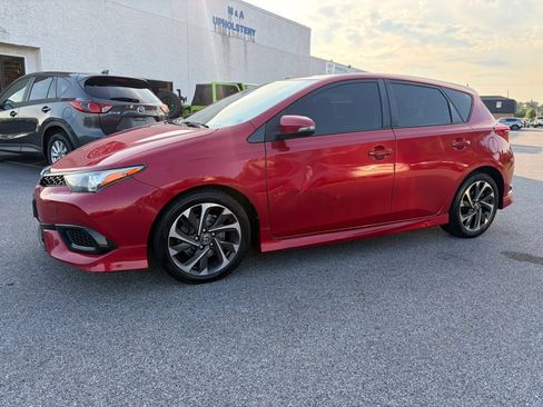 Used 2017 Toyota Corolla iM w/ All-Weather Mat Package FWD image 4