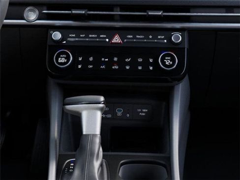 Certified 2025 Hyundai Santa Cruz Limited image 16