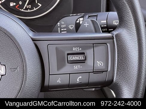 Used 2024 Nissan Rogue S image 15