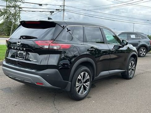 Certified 2023 Nissan Rogue SV w/ SV Premium B Package AWD/4WD image 4