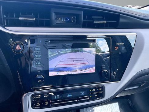 Used 2017 Toyota Corolla LE w/ Carpet Mat Package (TMS) FWD image 26