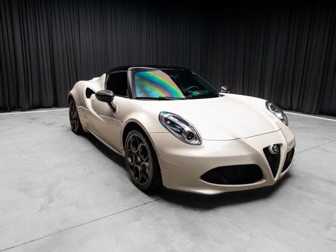 Used 2015 Alfa Romeo 4C Coupe w/ Leather Interior Group image 7
