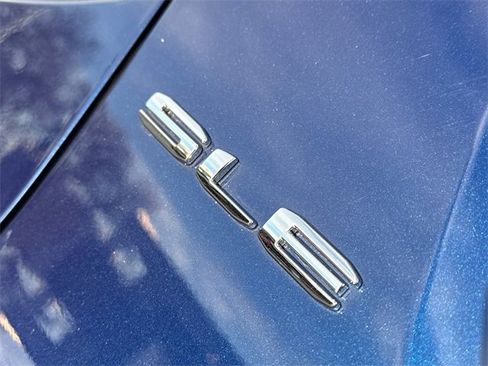 Used 2023 GMC Acadia SLE w/ Driver Convenience Package image 6