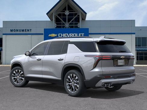 New 2026 Chevrolet Traverse LT image 3