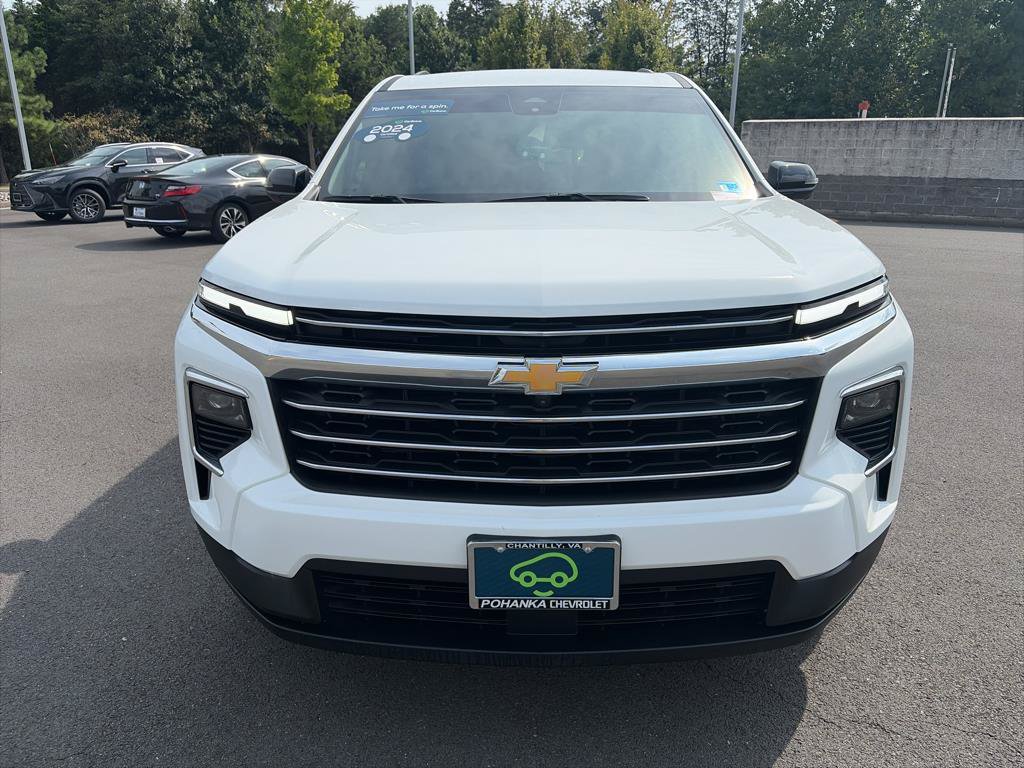 Used 2024 Chevrolet Traverse LT AWD/4WD image 2