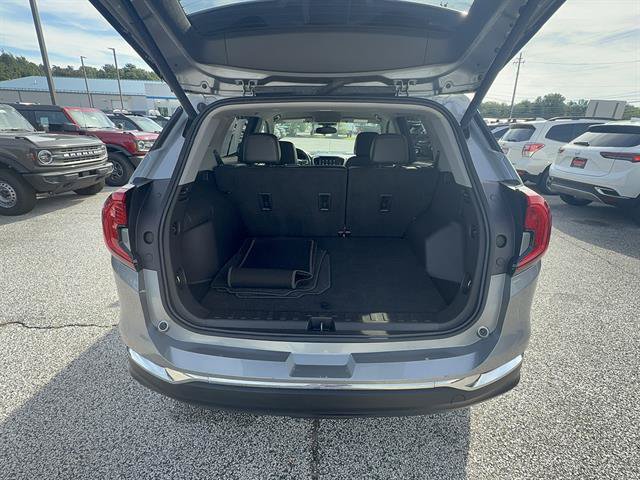 Used 2024 GMC Terrain SLT AWD/4WD image 4
