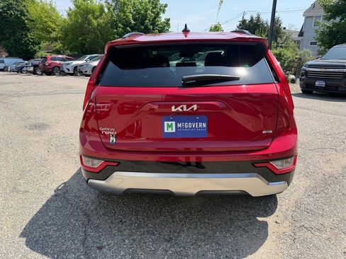 Used 2023 Kia Niro EX Touring FWD image 4