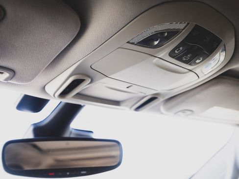 Used 2018 Chrysler Pacifica Limited w/ Tire & Wheel Group image 22