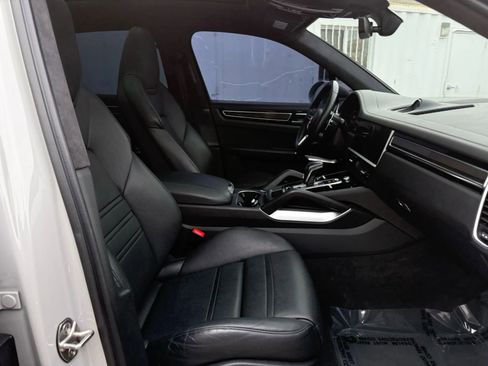 Used 2023 Porsche Cayenne Turbo w/ Premium Package Plus image 30