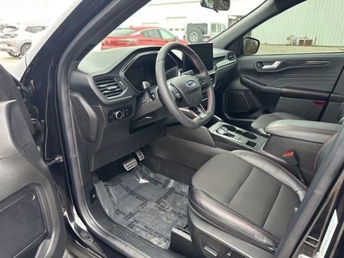 Used 2023 Ford Escape ST-Line w/ Tech Pack #1 image 32