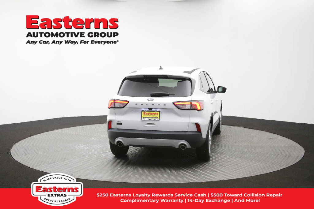 Used 2022 Ford Escape SE FWD image 39