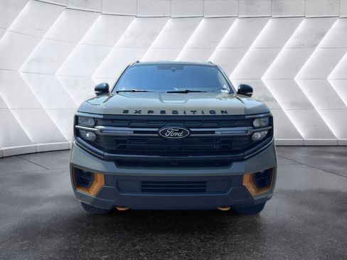 Used 2025 Ford Expedition Tremor AWD/4WD image 2