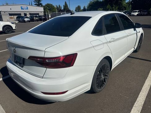 Used 2020 Volkswagen Jetta R-Line FWD image 3