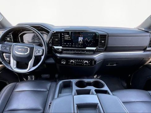Used 2024 GMC Sierra 1500 SLT image 7
