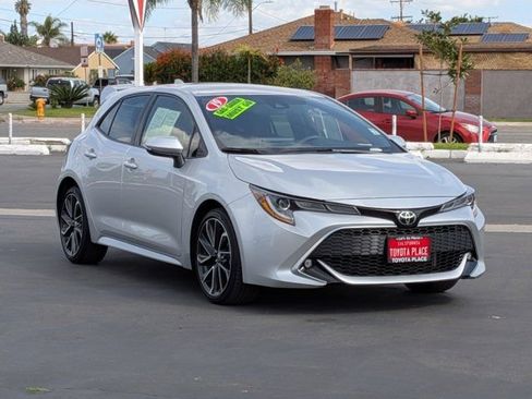 Used 2019 Toyota Corolla XSE image 3