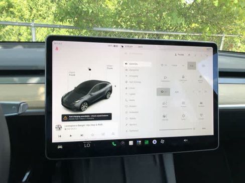 Used 2021 Tesla Model Y Long Range AWD/4WD image 29