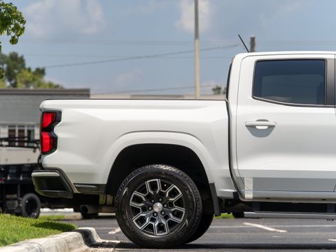 Used 2023 Chevrolet Colorado LT w/ LT Convenience Package III RWD image 6