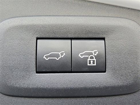 Used 2023 Lexus RZ 450e Premium image 31