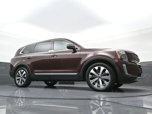 Used 2020 Kia Telluride S AWD/4WD image 22