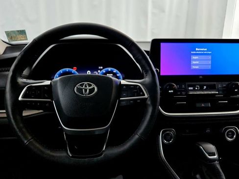 Certified 2025 Toyota Grand Highlander AWD image 29