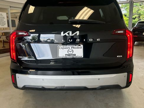 Used 2024 Kia Telluride LX AWD/4WD image 5