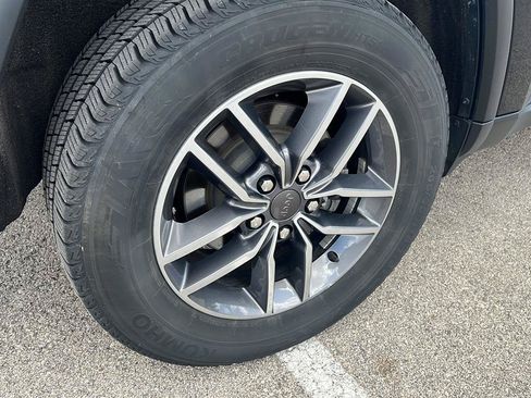 Used 2019 Jeep Grand Cherokee Limited AWD/4WD image 16