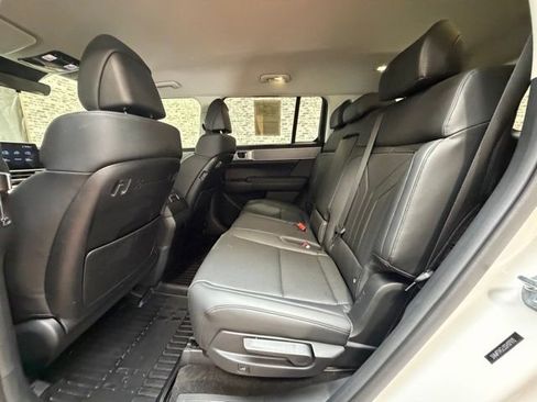 Used 2025 Hyundai Santa Fe SEL FWD image 13