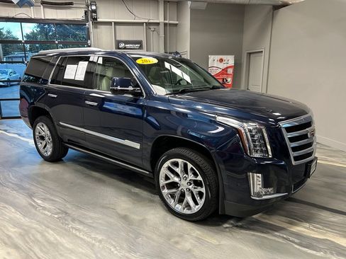 Used 2017 Cadillac Escalade Premium Luxury AWD/4WD image 29