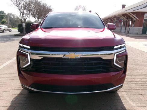Used 2025 Chevrolet Tahoe LS image 2