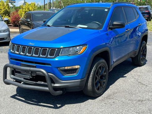 Used 2018 Jeep Compass Sport w/ Tech Group AWD/4WD image 2