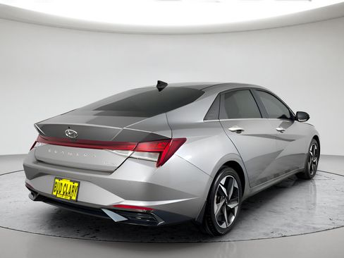 Used 2023 Hyundai Elantra Limited FWD image 5
