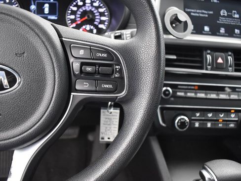 Used 2018 Kia Optima LX image 23