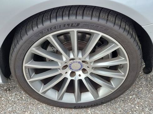 Used 2017 Mercedes-Benz SL 550 w/ Driver Assistance Package image 6