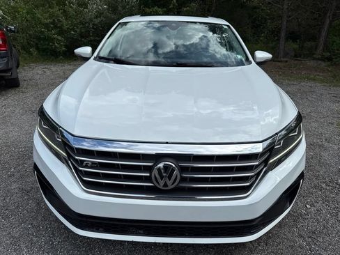 Used 2020 Volkswagen Passat 2.0T R-Line FWD image 2