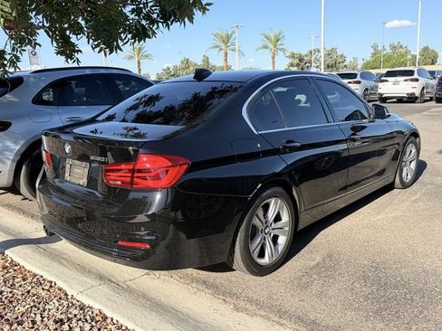 Used 2017 BMW 330i Sedan RWD image 4