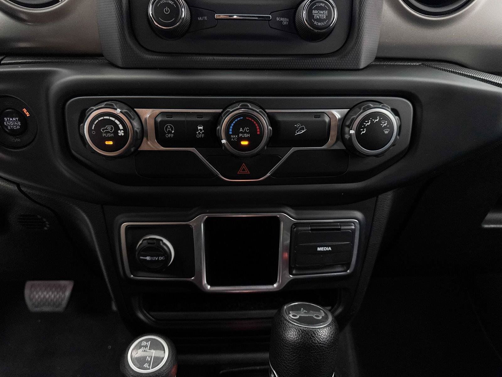 Used 2018 Jeep Wrangler Unlimited Sport AWD/4WD image 17
