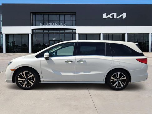 Used 2018 Honda Odyssey Elite image 4