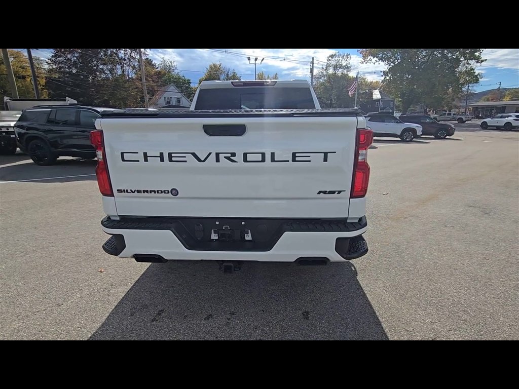 Used 2026 Chevrolet Silverado 1500 RST w/ Redline Edition AWD/4WD image 7