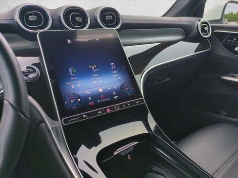 Used 2024 Mercedes-Benz GLC 300 image 14