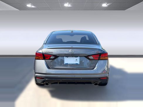 Used 2025 Nissan Altima 2.5 SR AWD/4WD image 10
