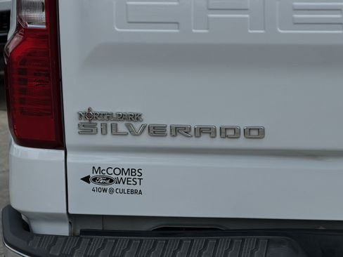 Used 2024 Chevrolet Silverado 1500 LT RWD image 8