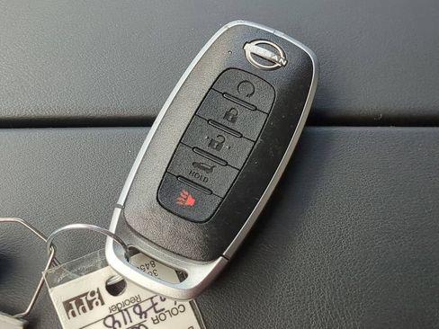 Certified 2026 Nissan Rogue SV FWD image 28