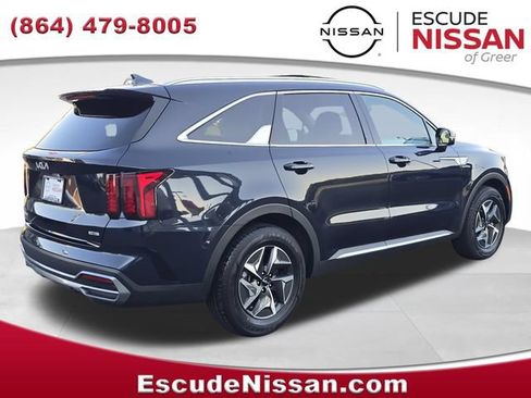 Used 2023 Kia Sorento EX w/ Panoramic Sunroof Package FWD image 3